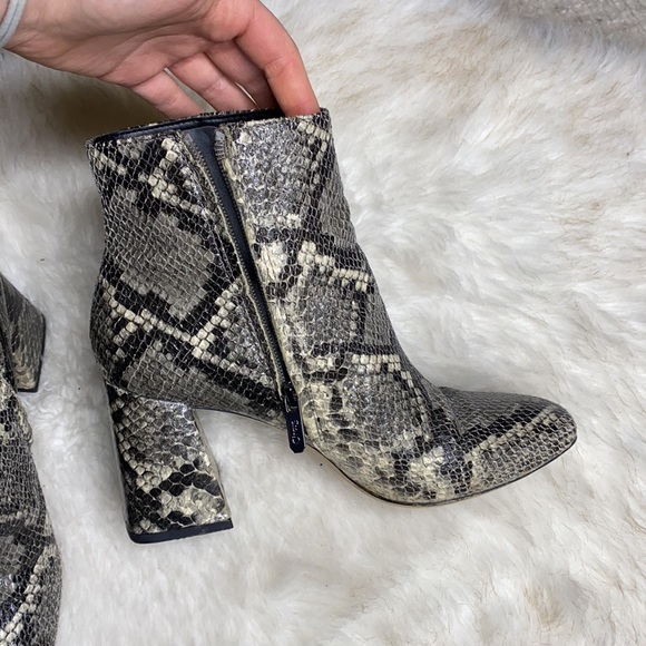 Bootie Heels Snake Print - Picture 5 of 5